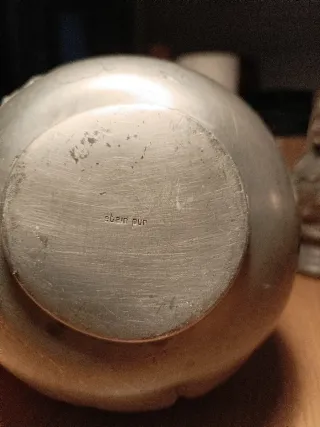 Antiguo jarrón de estaño puro  artnoveau