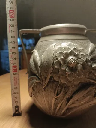 Antiguo jarrón de estaño puro  artnoveau