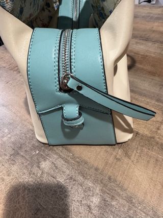 Bolso de mano de piel beige,rosa y turquesa