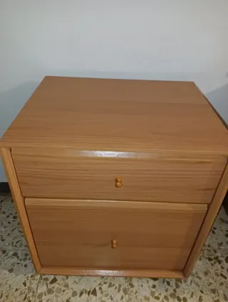 2 Mesitas de Noche Madera