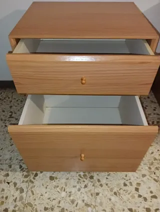 2 Mesitas de Noche Madera
