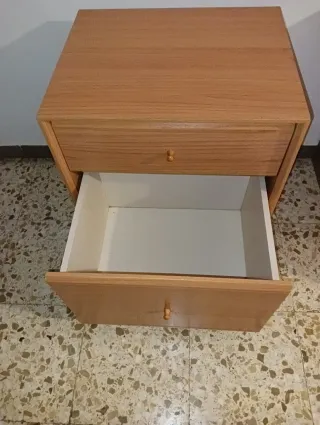 2 Mesitas de Noche Madera