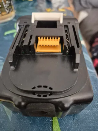 Batería 8.0Ah BL1830 LITHIUM-ION