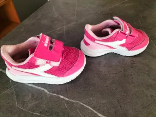 Scarpe Diadora bimba n. 23,5