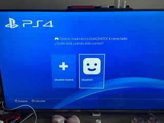 PS4 funcionando + mando DualShock 4