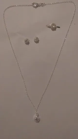 Conjunto Plata: Collar, Pendientes y Anillo