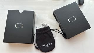 Collare da uomo con croce argentata