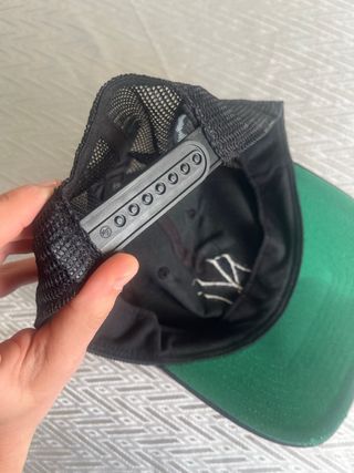 Gorra New Era Negra Trucker