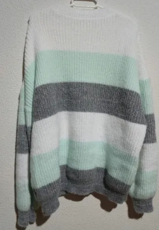 Jersey de rayas verde, gris y blanco