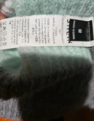 Jersey de rayas verde, gris y blanco