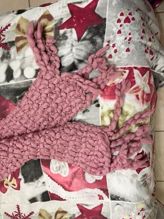 Sciarpa filato spesso con frange rosa antico