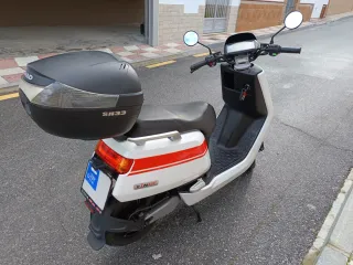 Moto Eléctrica Niu NGT 125cc
