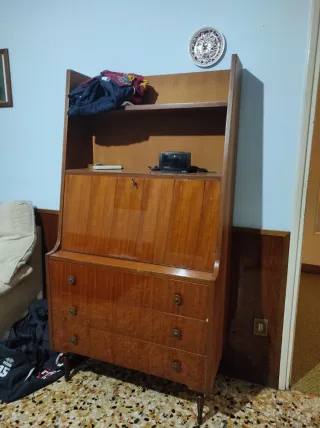 Mobile con cassetti e ribalta in legno