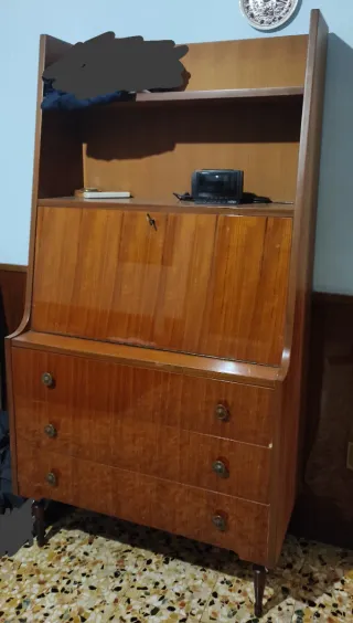 Mobile con cassetti e ribalta in legno