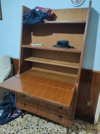 Mobile con cassetti e ribalta in legno