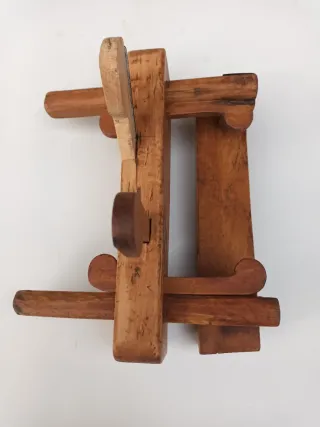 Cepillo acanalador de carpintero en madera de boj.