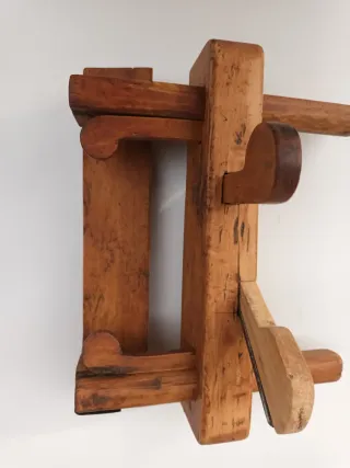 Cepillo acanalador de carpintero en madera de boj.