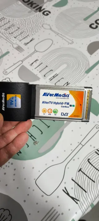 Tarjeta PCMCIA AVerMedia TV + FM