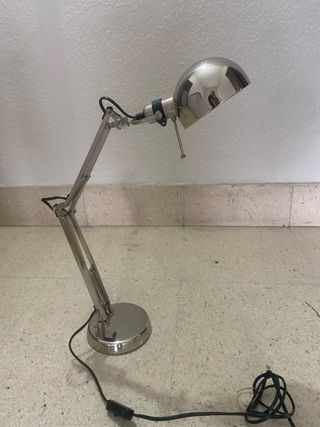 Lámpara de mesa plegable de metal