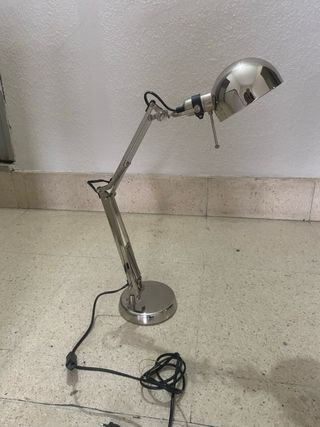 Lámpara de mesa plegable de metal