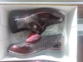 Zapatos Pitillos Negros y Marrones