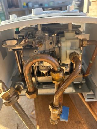 Calentador Saunier Duval Blanco