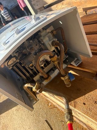 Calentador Saunier Duval Blanco