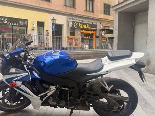 Suzuki GSXR 600 - Moto Deportiva