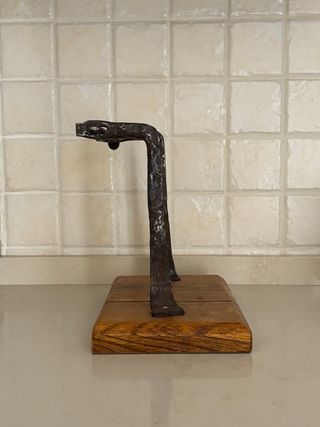 Raschietto stivali antico in ferro e legno