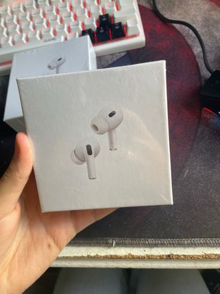 Auriculares inalámbricos blancos