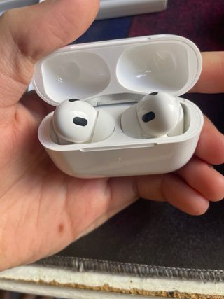 Auriculares inalámbricos blancos