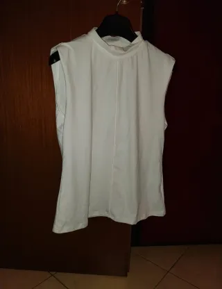 Canottiera bianca collo alto