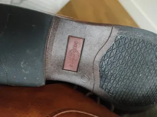 Zapatos de cuero marrones