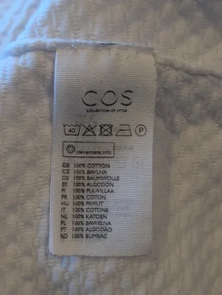 Top COS blanco roto textura