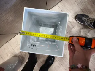 Portaombrelli in metallo bianco con incisione