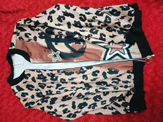 Chaqueta entretiempo estampado animal print