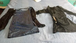 Vestido lentejuelas plateadas y mangas negras