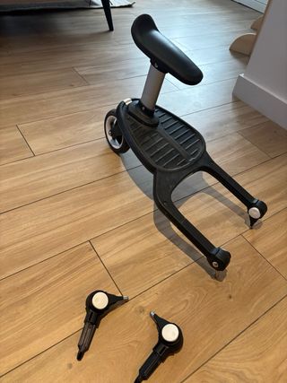 Patinete acoplable Bugaboo para cochecito.