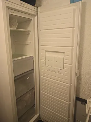 Congelador vertical blanco