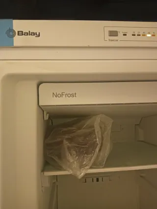 Congelador vertical blanco