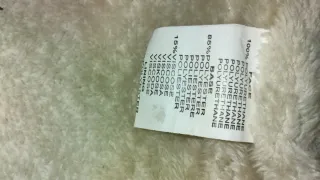 Abrigo de mujer con capucha y pelo