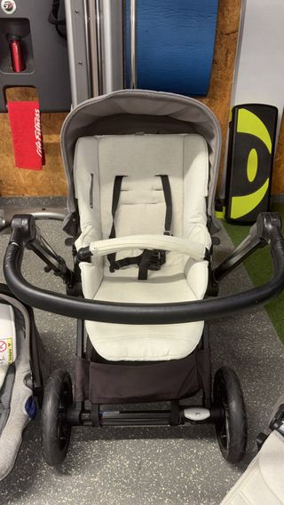 Carro de bebé completo con capazo y silla