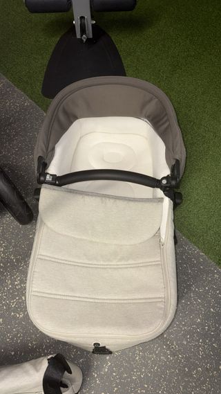 Carro de bebé completo con capazo y silla