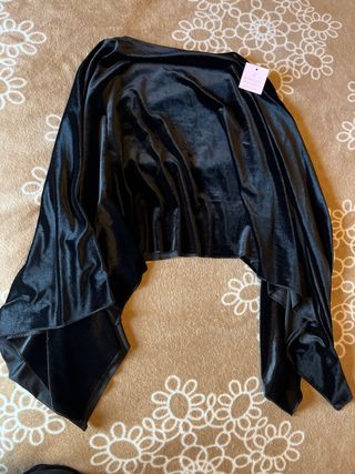 Poncho terciopelo negro CON ETIQUETA