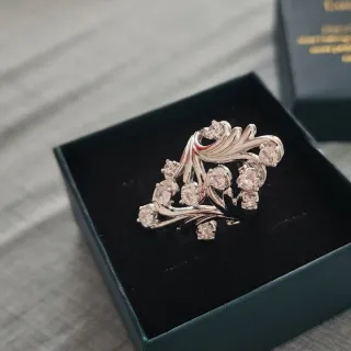 Anillo de plata con circonitas