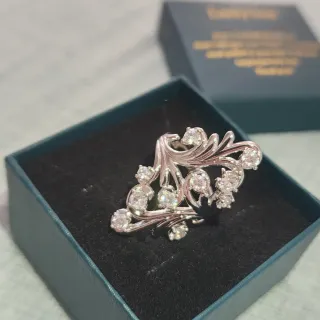 Anillo de plata con circonitas