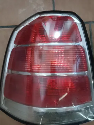 Pilotos Traseros Opel Zafira