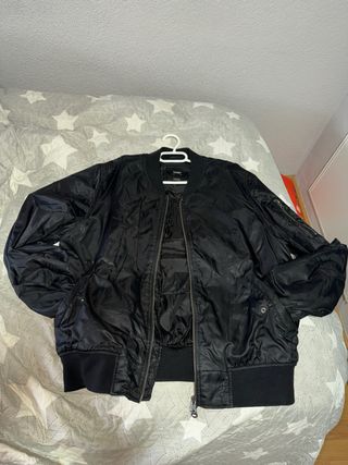Chaqueta bomber negra
