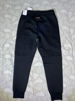 Conjunto Nike Tech Fleece Syna Negro Rosa