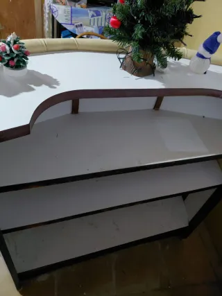 Barra vintage con 2 taburetes